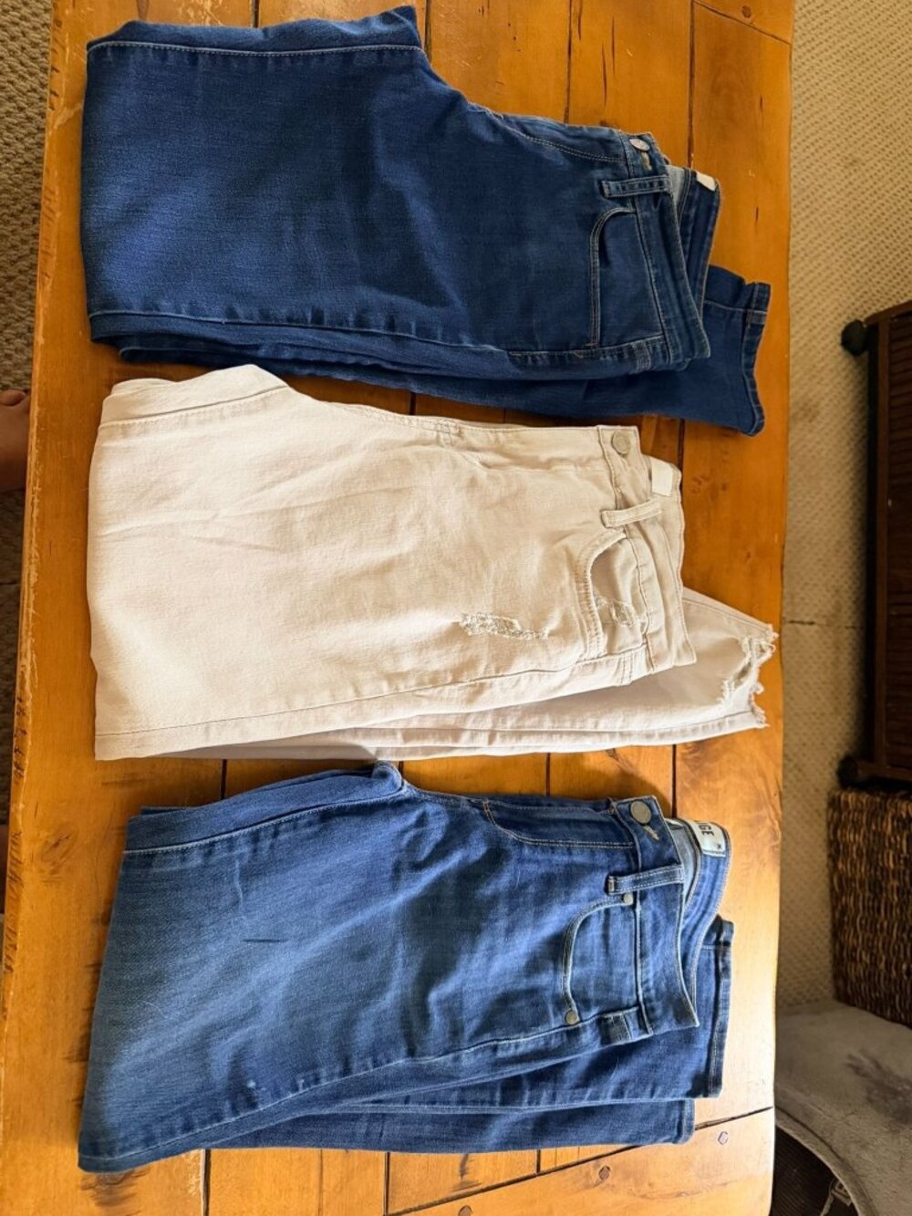 Set Of 3 Womens Denim Jeans In White & Blue Distressed & Classic Styles Multiple
